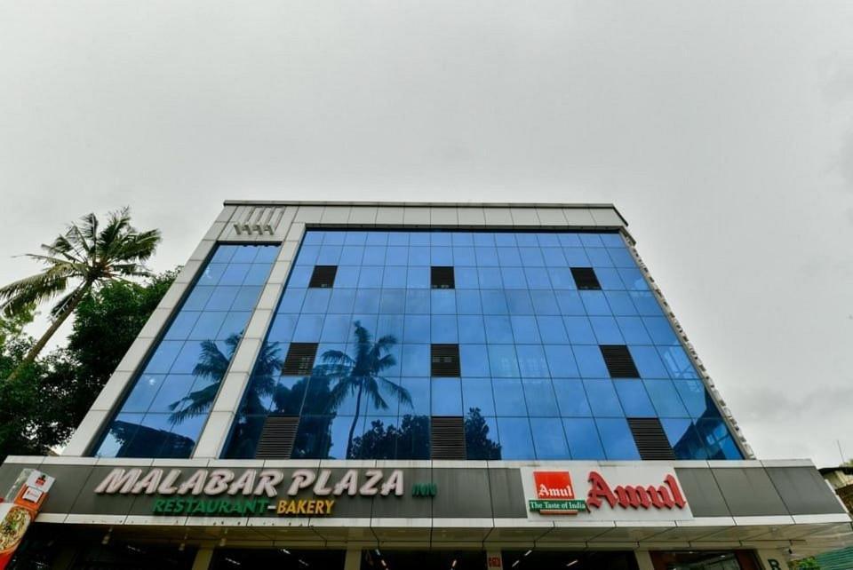 Malabar Plaza Inn Kochi Buitenkant foto